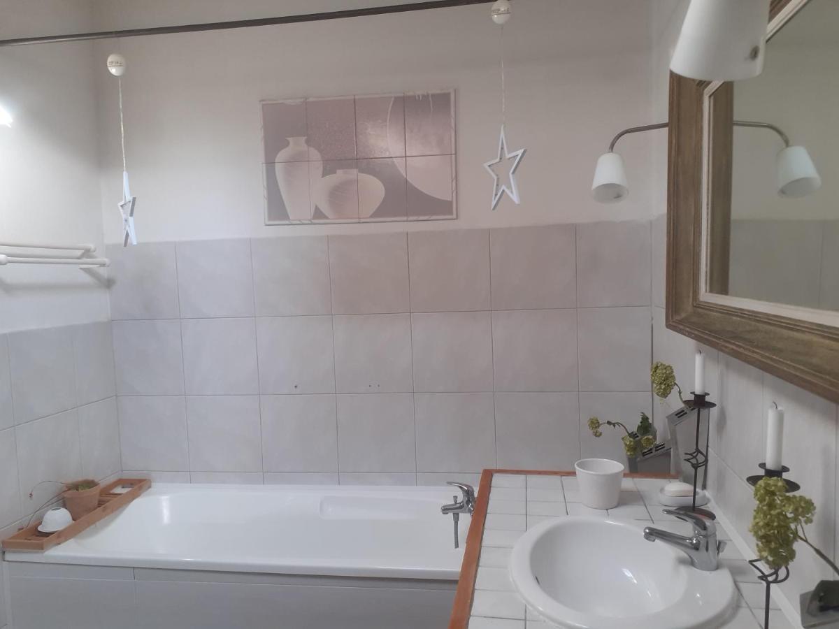 Chambre Dans Une Grande Maison Entre Canal Du Midi Et Centre Ville Béziers Exterior foto
